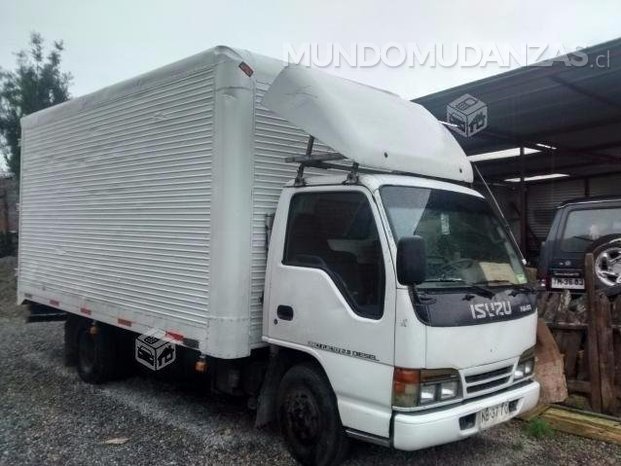 Camión cerrado para traslado de sus enseres