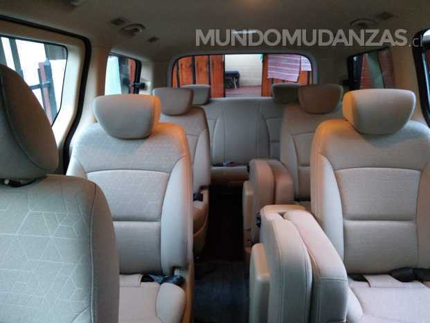 Interior Van para 11 Personas